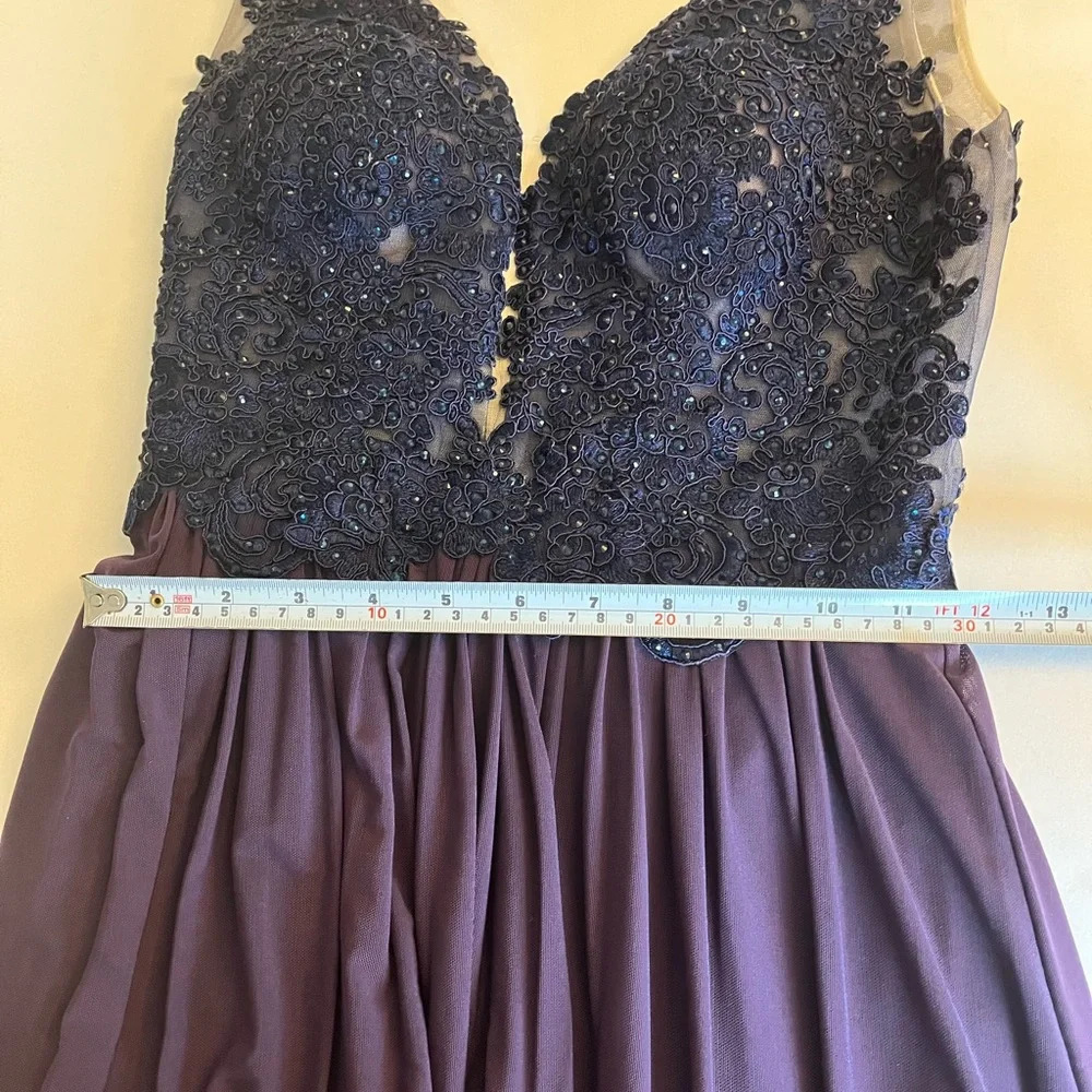 SHERRI HILL Formal evening gown/prom gown, purple size 2 - Picture 14 of 17